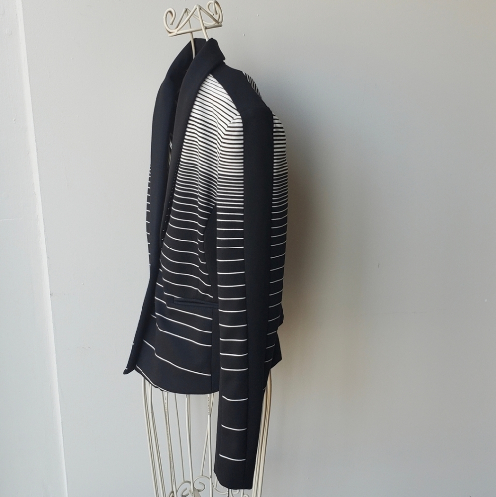 Carmen Marc Valvo Blazer - Picture 7 of 10